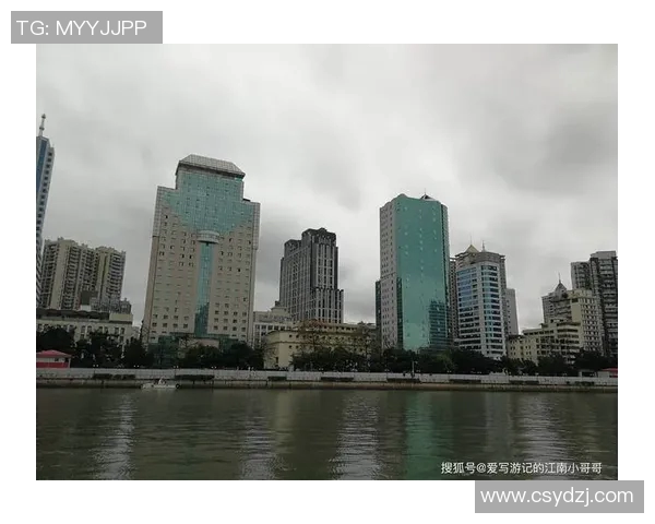 新伯纳乌球场重塑马德里天际线:可伸缩屋顶与360度环绕屏幕背后的光污染争议 新伯纳乌球场重塑马德里天际线:可伸缩屋顶与360度环绕屏幕背后的光污染争议